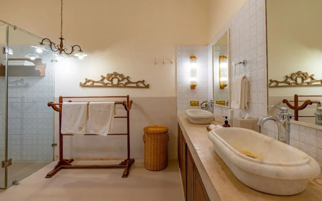 Loto Bianco by Hireavilla -4br w Pvt Pool Siolim