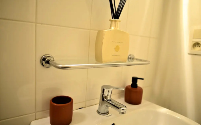 SLEEP INN ANTWERP - Flats & Suites