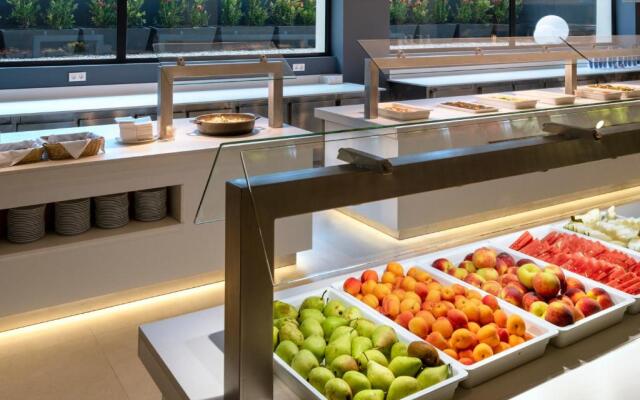 Caprici Beach Hotel & Spa