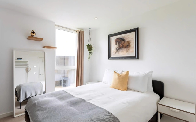 Stunning Brentford Penthouse