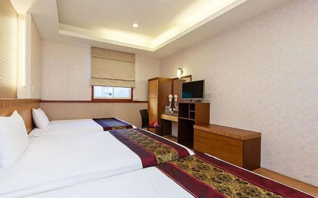 Daddy Chin Hostel