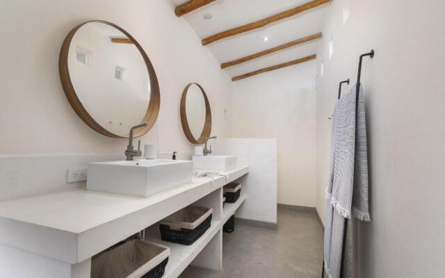 Casa Bahia Sur - Luxury Ocean View 3 Bedroom Home