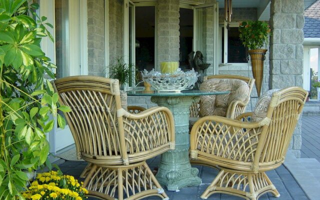 Pine Breeze Bed and Breakfast
