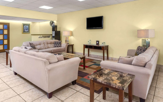 Days Inn by Wyndham Shelby