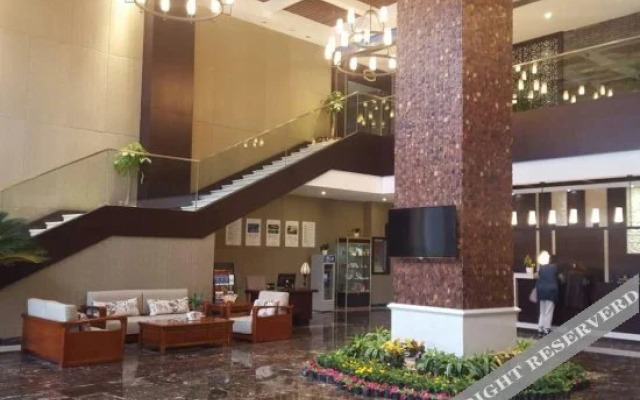 Yiqing Holiday Hotel