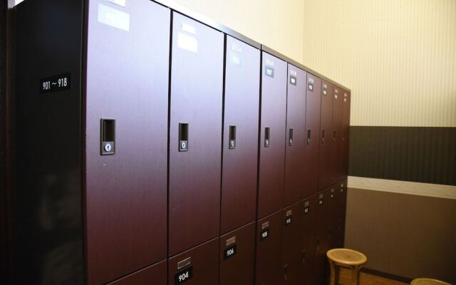 Kumamoto Capsule Hotel - Hostel, Caters to Men