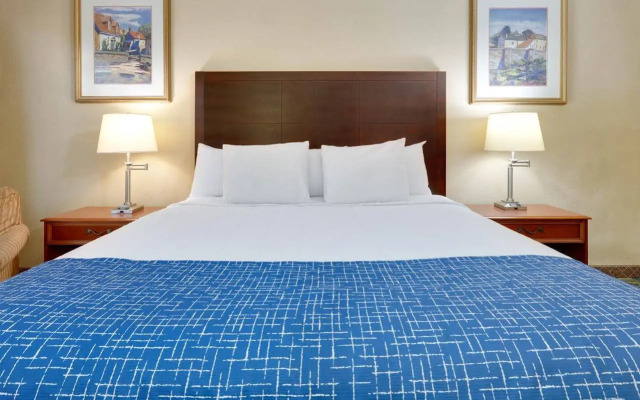 Travelodge By Wyndham Texarkana