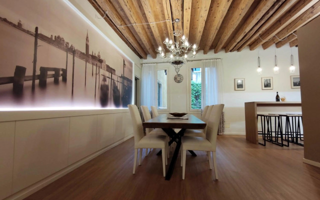 Deluxe 3 Bedrooom Flat in Rialto