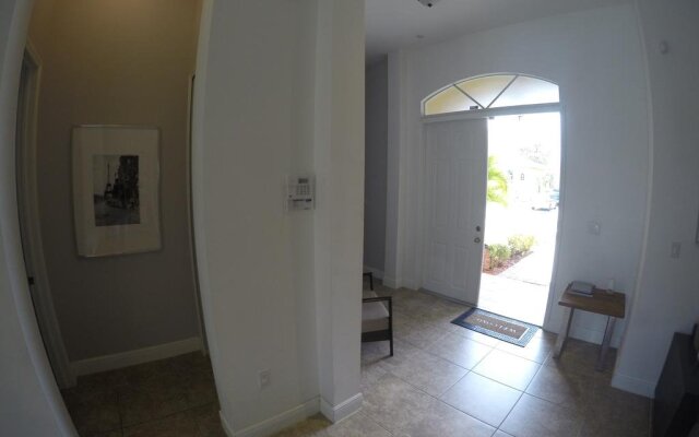 Aventura Home by Flatsaway