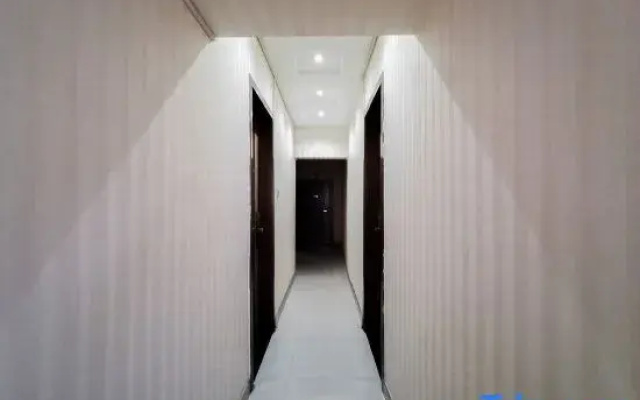 Shuangxin Hotel (Miguli Commercial Center, Midong District, Urumqi)