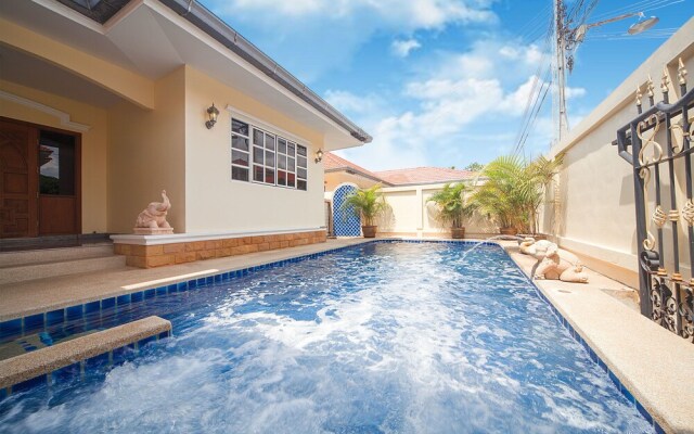 Baan Chokdee - 5 Bed - Private Pool