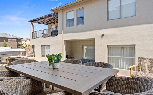 Winner, Winner! 13 Bedroom Home