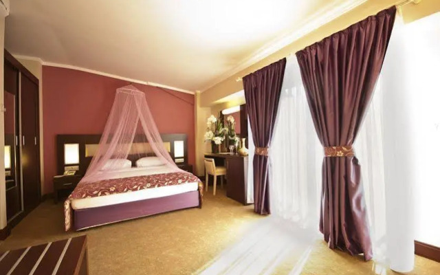 Mg White Lilyum Hotel