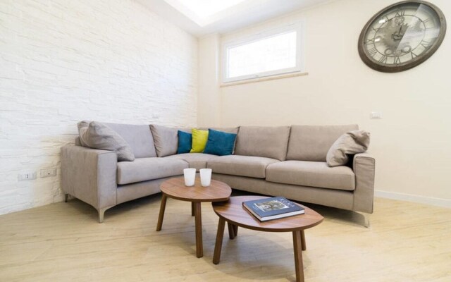 Luxury, Large Flat With Terrace on Vatican Walls