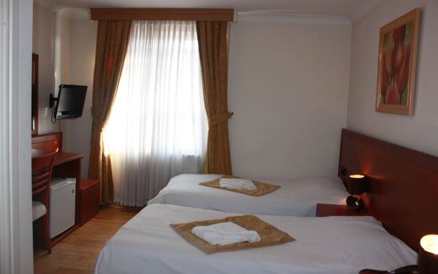 Corner House Hotel