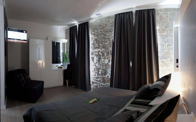 Authentic Luxury Rooms