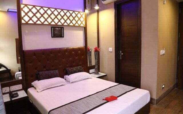 OYO 555 Hotel Mourya