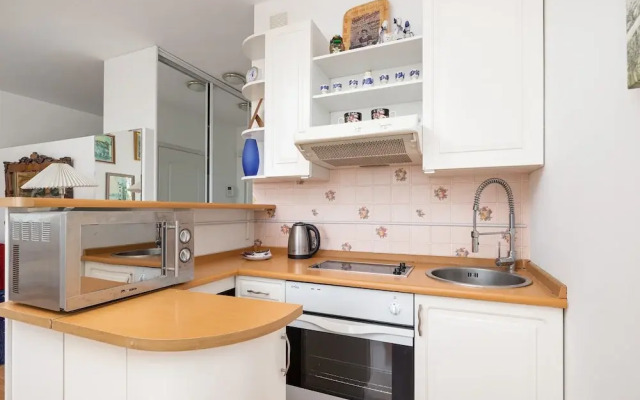 Apartment for 3 With Balcony by Renters