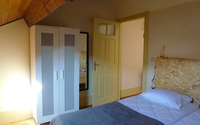 Canvas Atelier Hostel