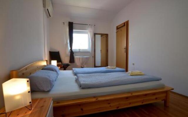 Apartment Akaju