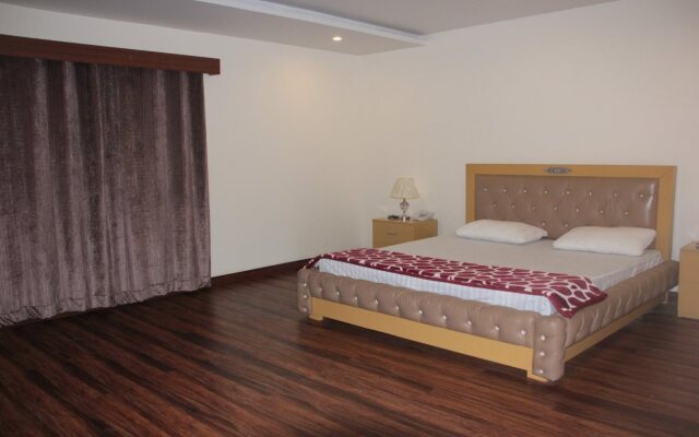 Grand Millennium Hotel