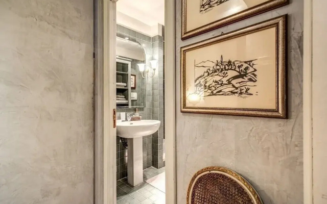 Wonderful Apartment With Balcony In Piazza Margana