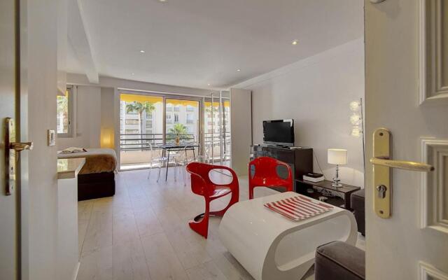 STUDIO MODERNE et LUMINEUX PROCHE CROISETTE A0B132