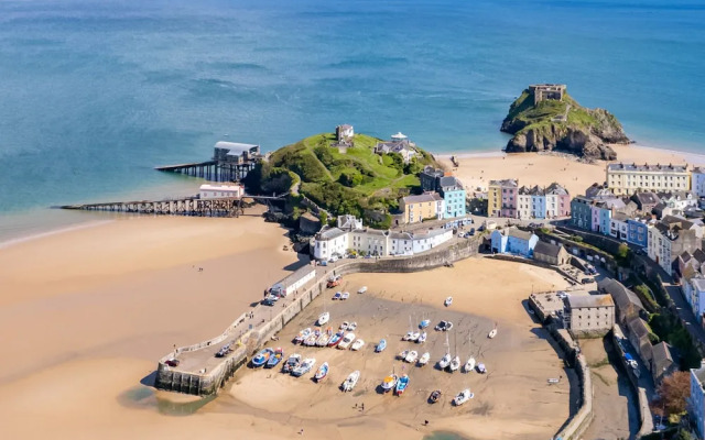 Ty Hapus - Close to Beach and Town