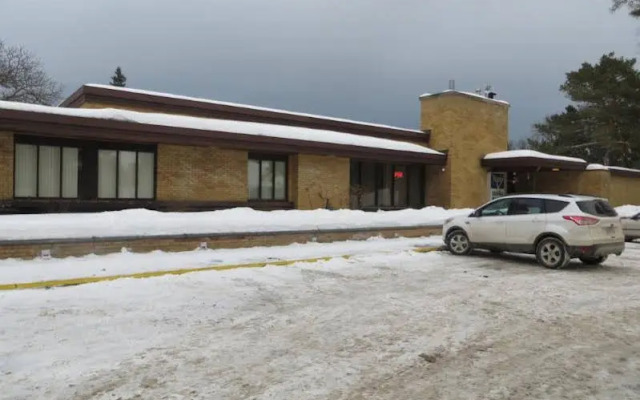 The Mariner Motor Hotel