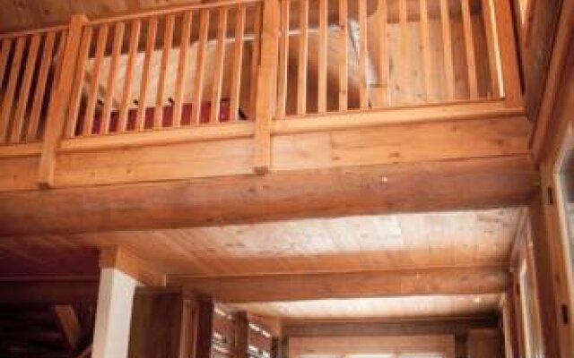 Chalet Riverlog
