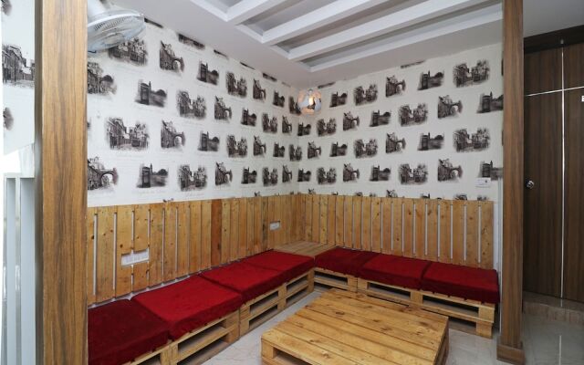 OYO 10795 Hotel RS Residency