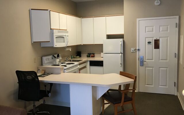 CrestHill Suites SUNY University Albany