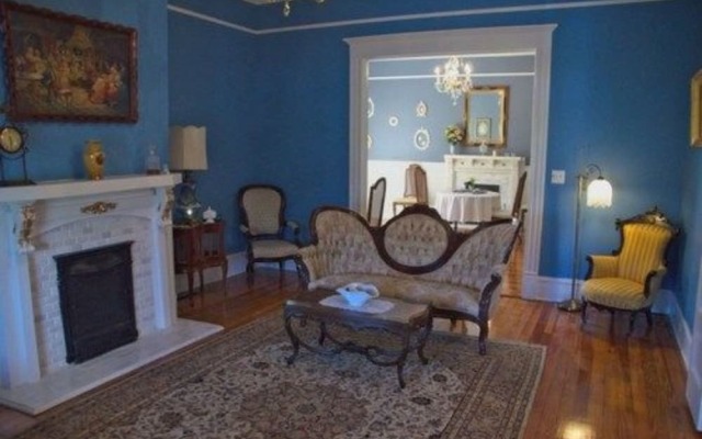 Butterfly Mansion Bed & Breakfast - No Pets Allowed