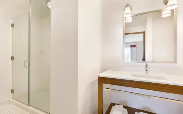 Four Points by Sheraton Fargo Medical Center