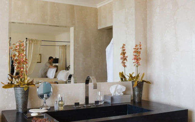 Vila Joya Home, Restaurant & Spa