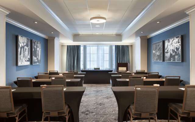 Hilton New Orleans/St. Charles Avenue