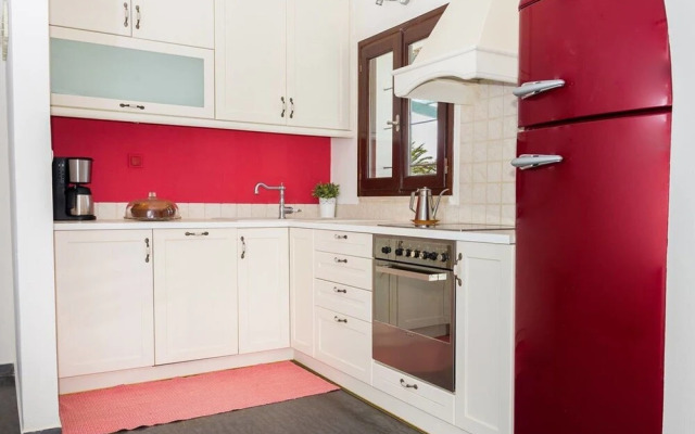 Bougainvillea House in Crete