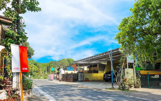 Super OYO Flagship 90723 Berlima Guest House Syariah