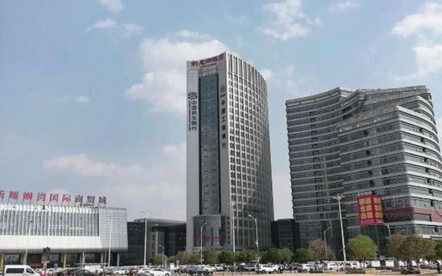 Kunming Xinshichao Hotel (Luo Tsuen Wan New Asia Sports City Branch)