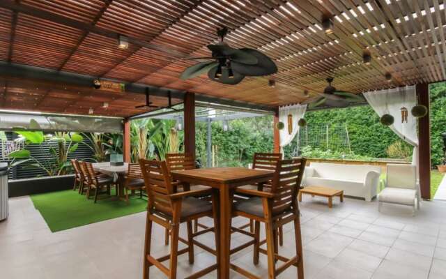 Spacious 2 Bedroom Apartment in Ascot With Large Private Garden