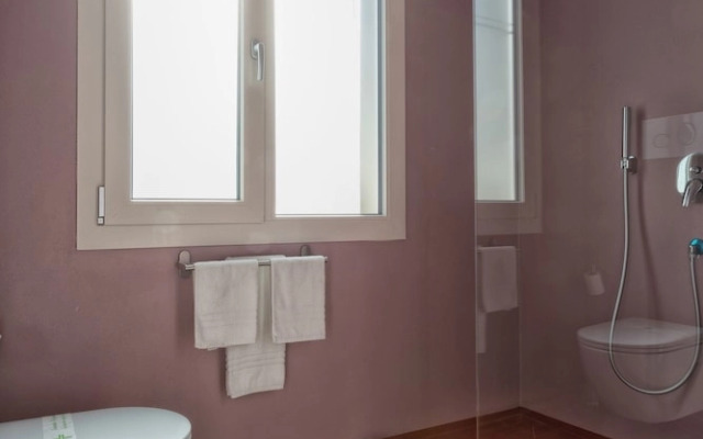 GOGO` Boutique Hotel