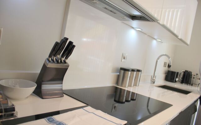 Peymans - The Station Suite Serviced Apartment