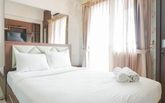 Modern Studio at Green Pramuka City Apartment