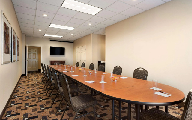 Country Inn & Suites by Radisson, Evansville, IN
