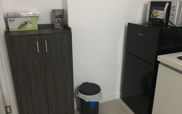 Comfort Condo @ Azure Urban Residences