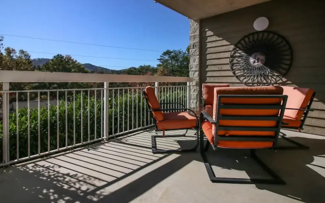 Whispering Pines 513