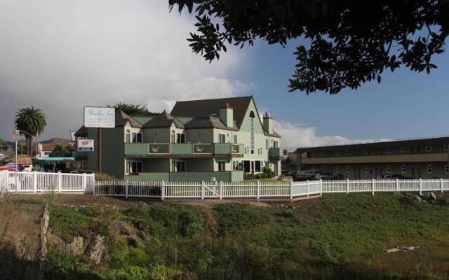 Shoreline Inn