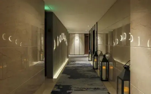 Paxton Park Hotel