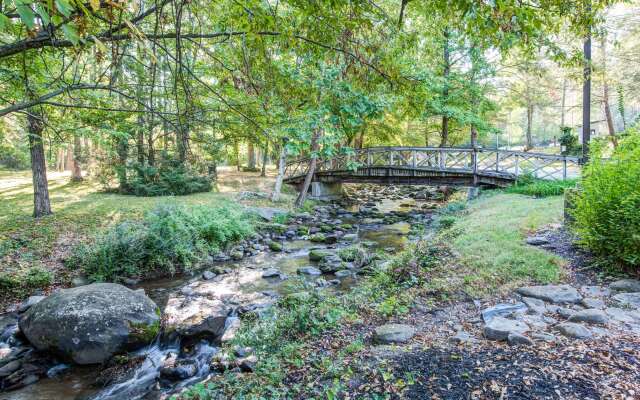 Quality Inn Creekside - Downtown Gatlinburg