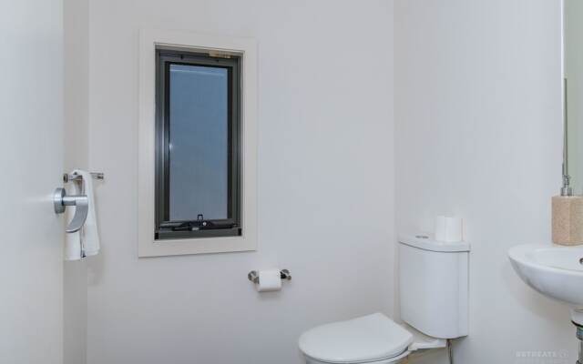 Poolside 3 Bedroom Condo